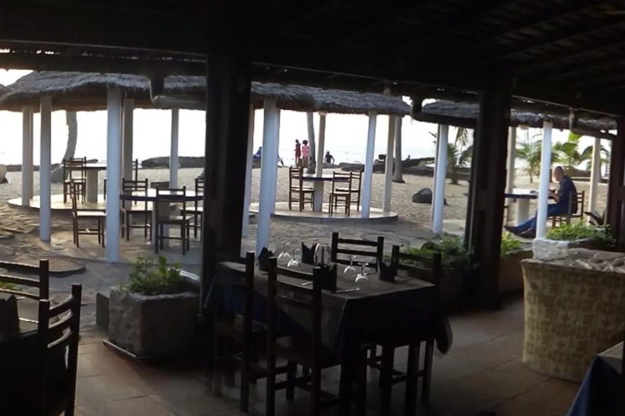 Hotel Tropicana — rooms and atmosphere