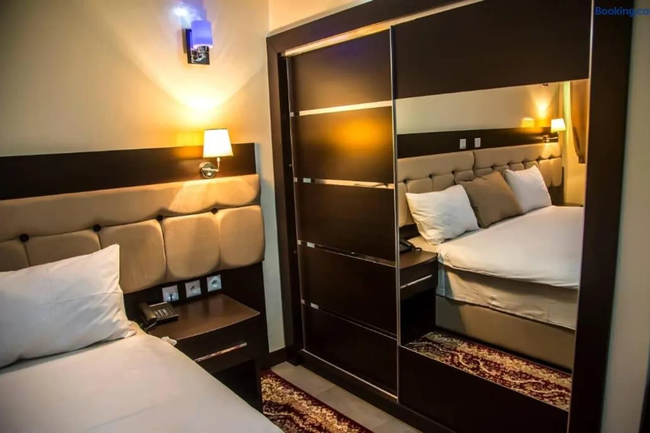 Hôtel Univers 3 Aéroport Luxe — ภาพห้องพักและบรรยากาศ