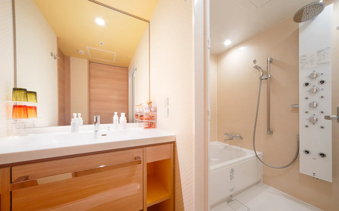 Hotel Universal Port Vita — rooms and atmosphere