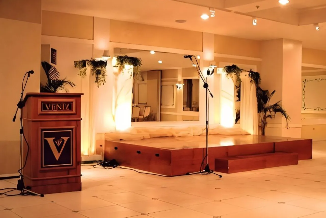 Hotel Veniz — ภาพห้องพักและบรรยากาศ