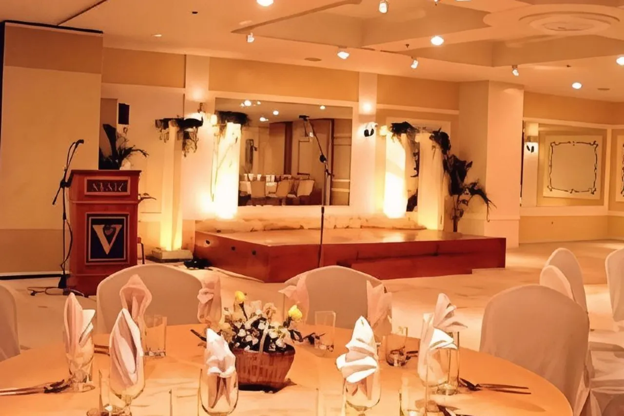 Hotel Veniz — ภาพห้องพักและบรรยากาศ
