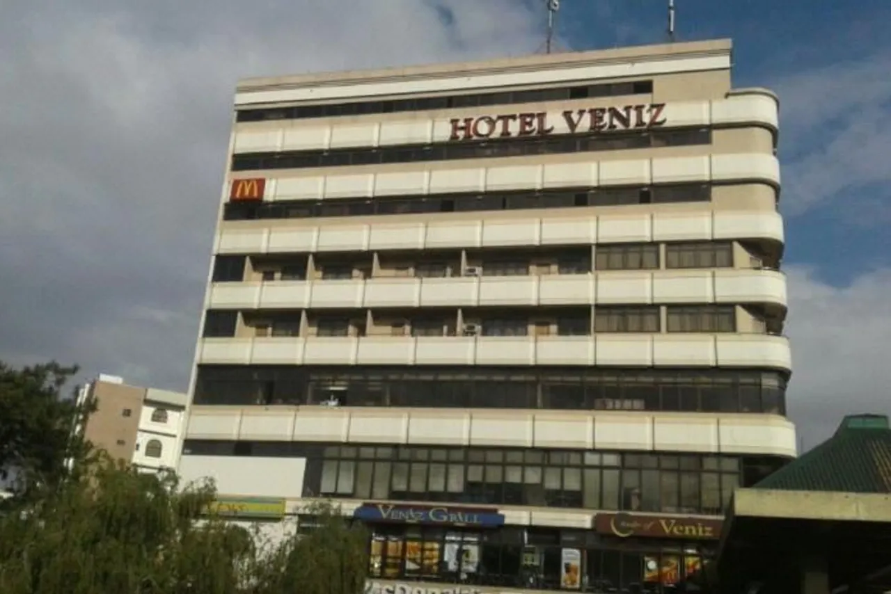 Hotel Veniz — ภาพห้องพักและบรรยากาศ