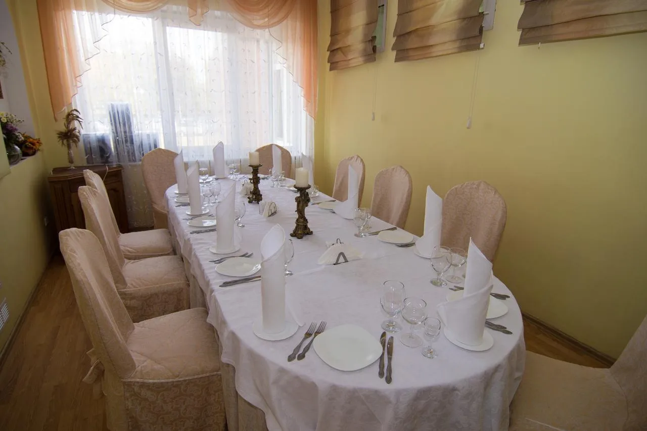 Hotel Vesta — ภาพห้องพักและบรรยากาศ