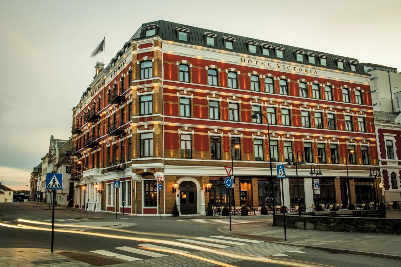 Hotel Victoria — ภาพห้องพักและบรรยากาศ