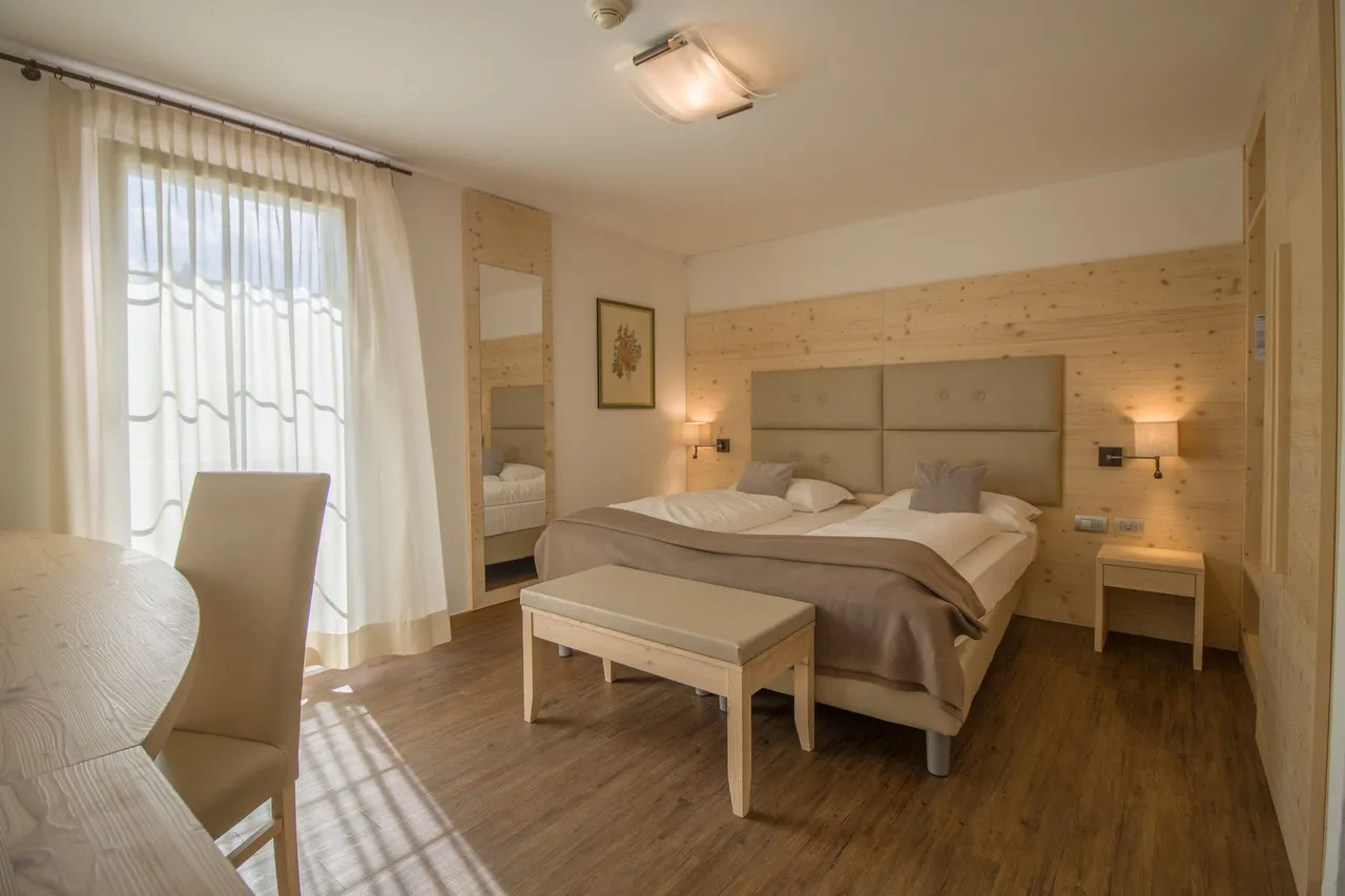 Hotel Villa Argentina Cortina — rooms and atmosphere