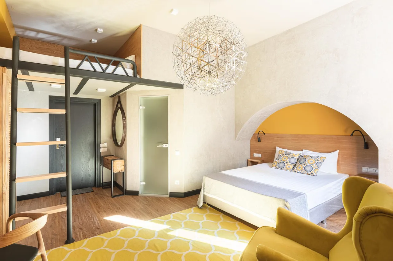 Hotel Volkhov Mini — rooms and atmosphere