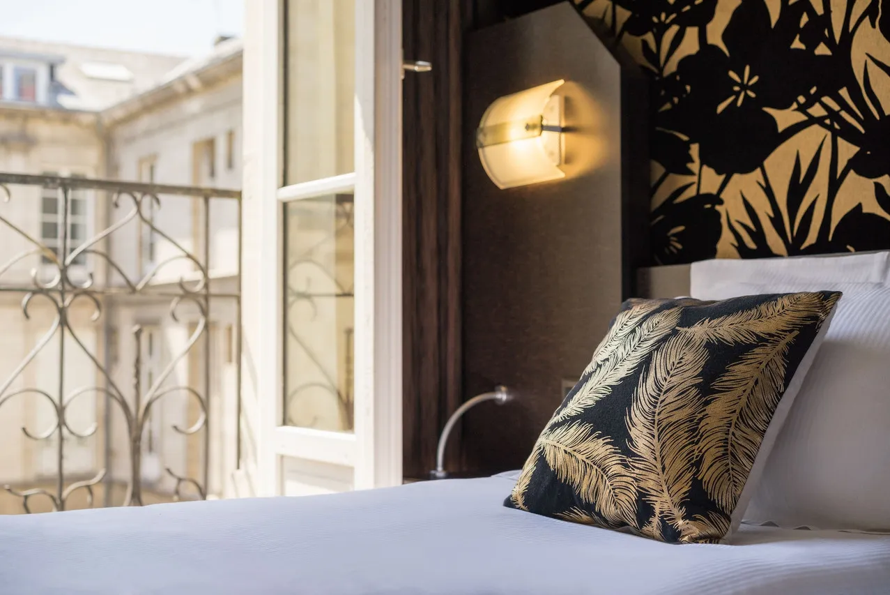 Hôtel Voltaire Opéra Nantes — rooms and atmosphere