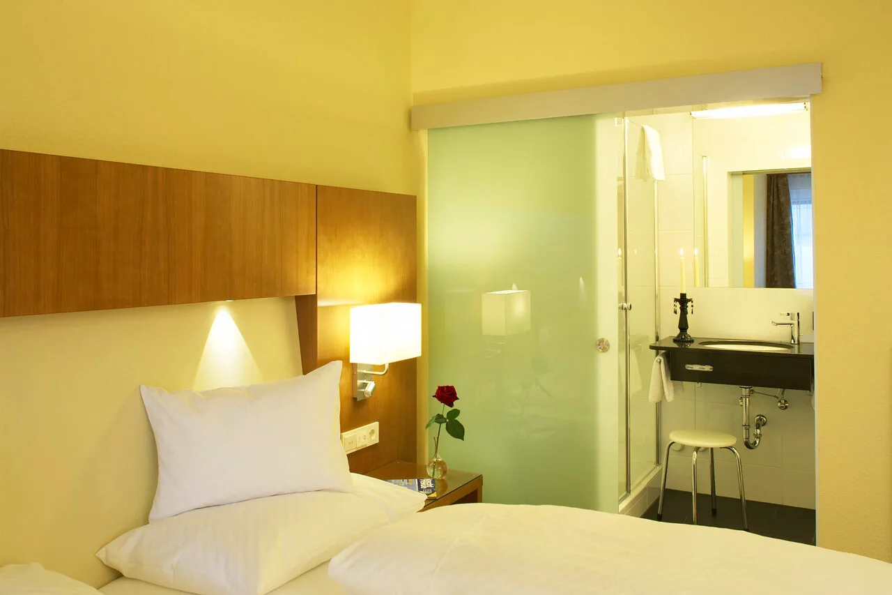 Hotel Weisses Kreuz — ภาพห้องพักและบรรยากาศ