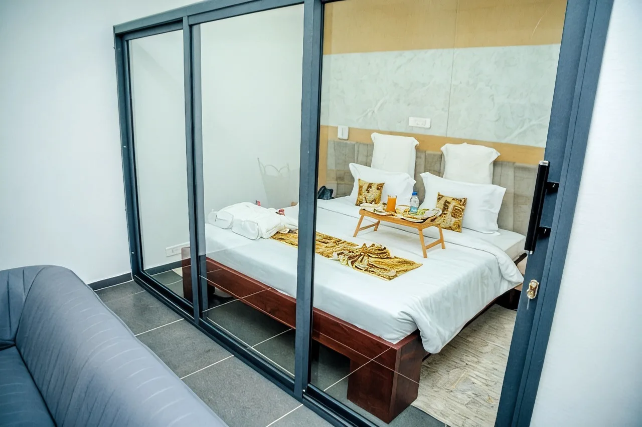 Hotel Yatchenin Yamoussoukro — ภาพห้องพักและบรรยากาศ