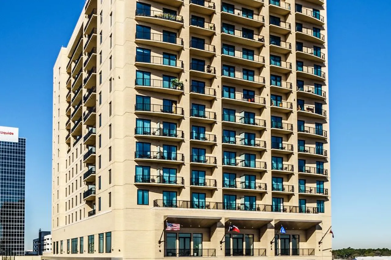 Hotel ZaZa Houston Memorial City — ภาพห้องพักและบรรยากาศ