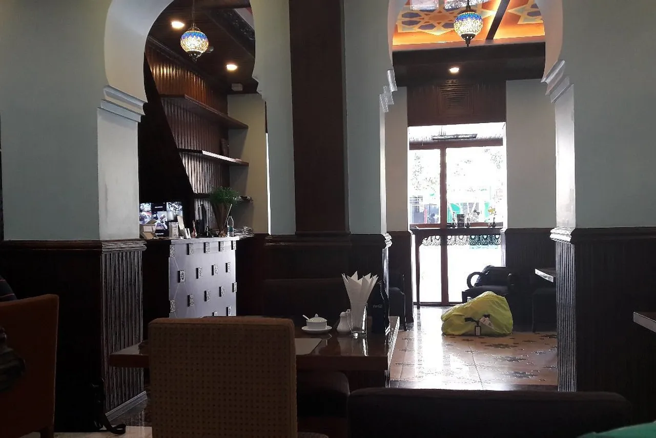 Hotel Zia Yangon — rooms and atmosphere