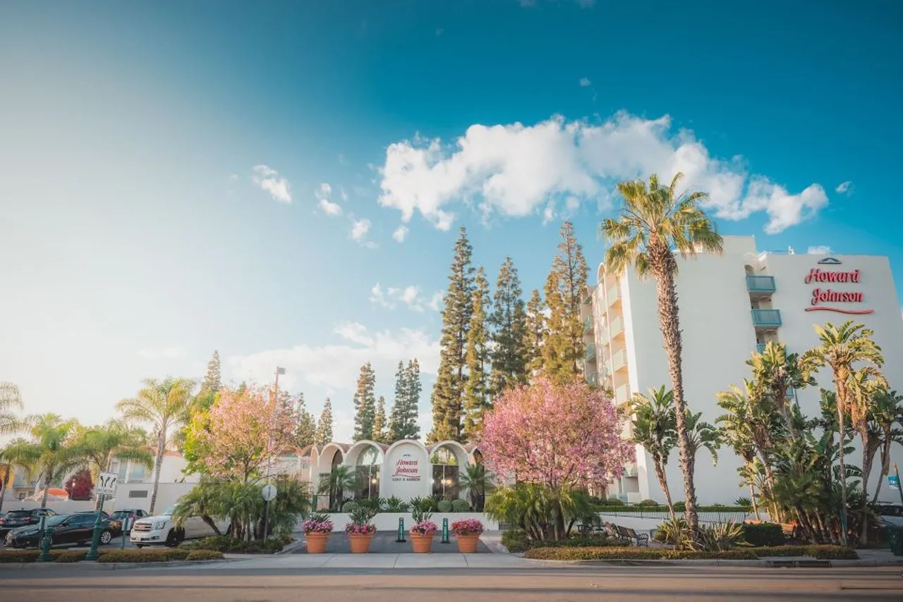 Howard Johnson by Wyndham Anaheim Hotel & Water Playground — โรงแรมในลอสแอนเจลิส
