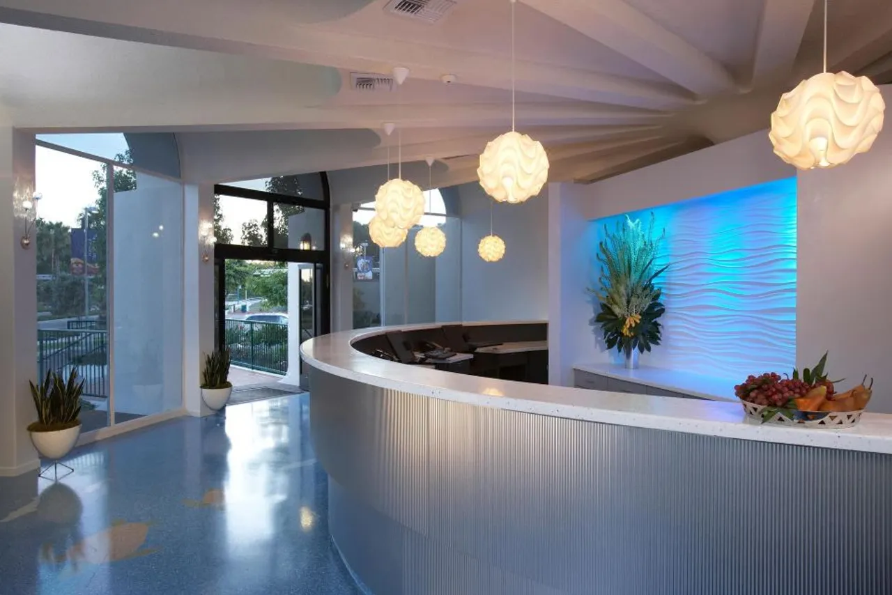 Howard Johnson by Wyndham Anaheim Hotel & Water Playground — ภาพห้องพักและบรรยากาศ