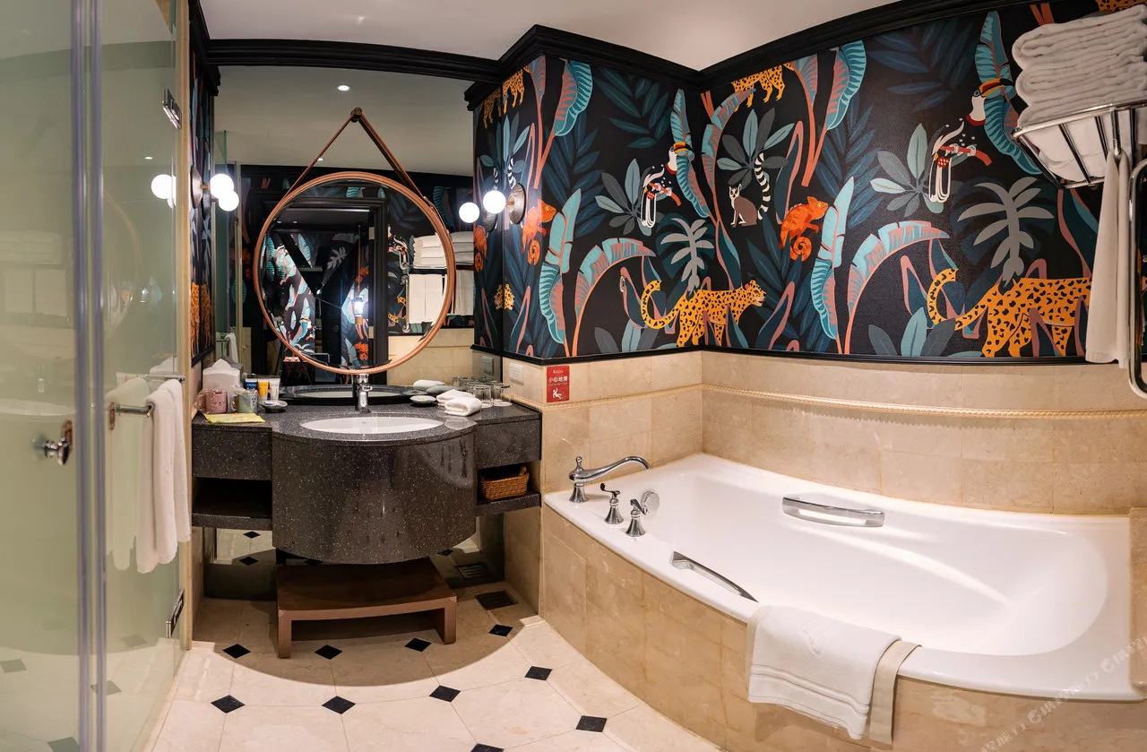 Hualien Farglory Hotel — rooms and atmosphere