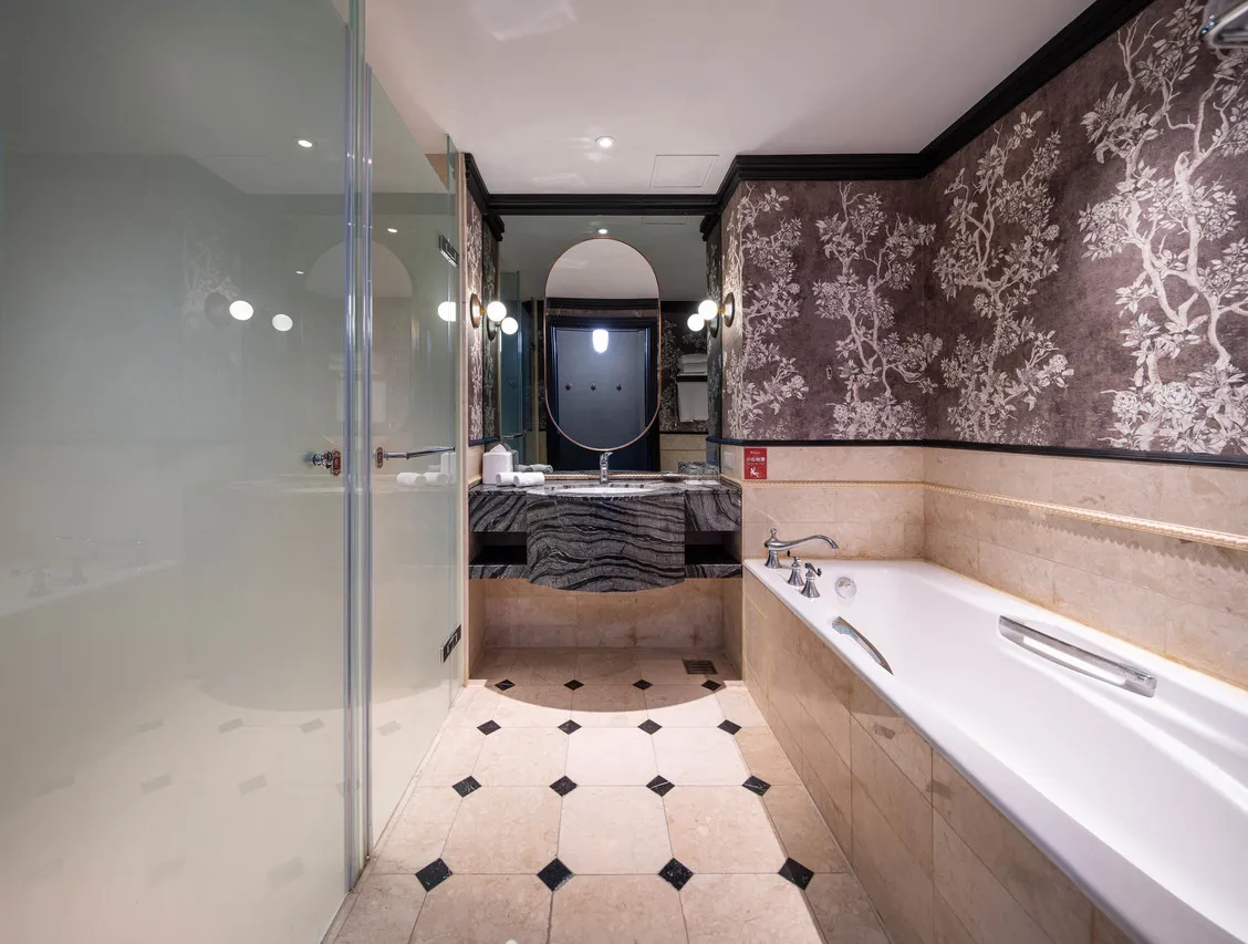 Hualien Farglory Hotel — rooms and atmosphere
