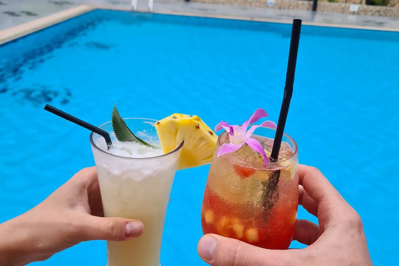 Hulhule Island Hotel — ภาพห้องพักและบรรยากาศ