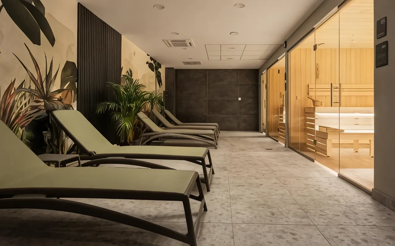 Hunguest Hotel Flóra — rooms and atmosphere