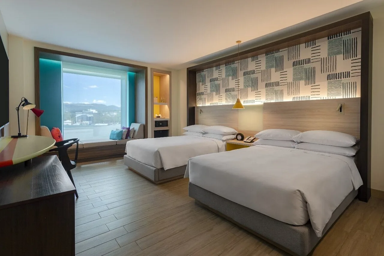 Hyatt Centric San Salvador — rooms and atmosphere