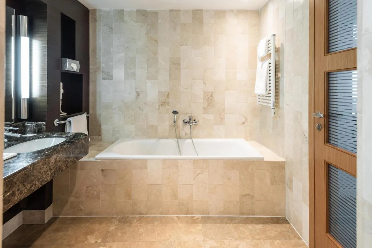 Hyatt Regency Astana — rooms and atmosphere