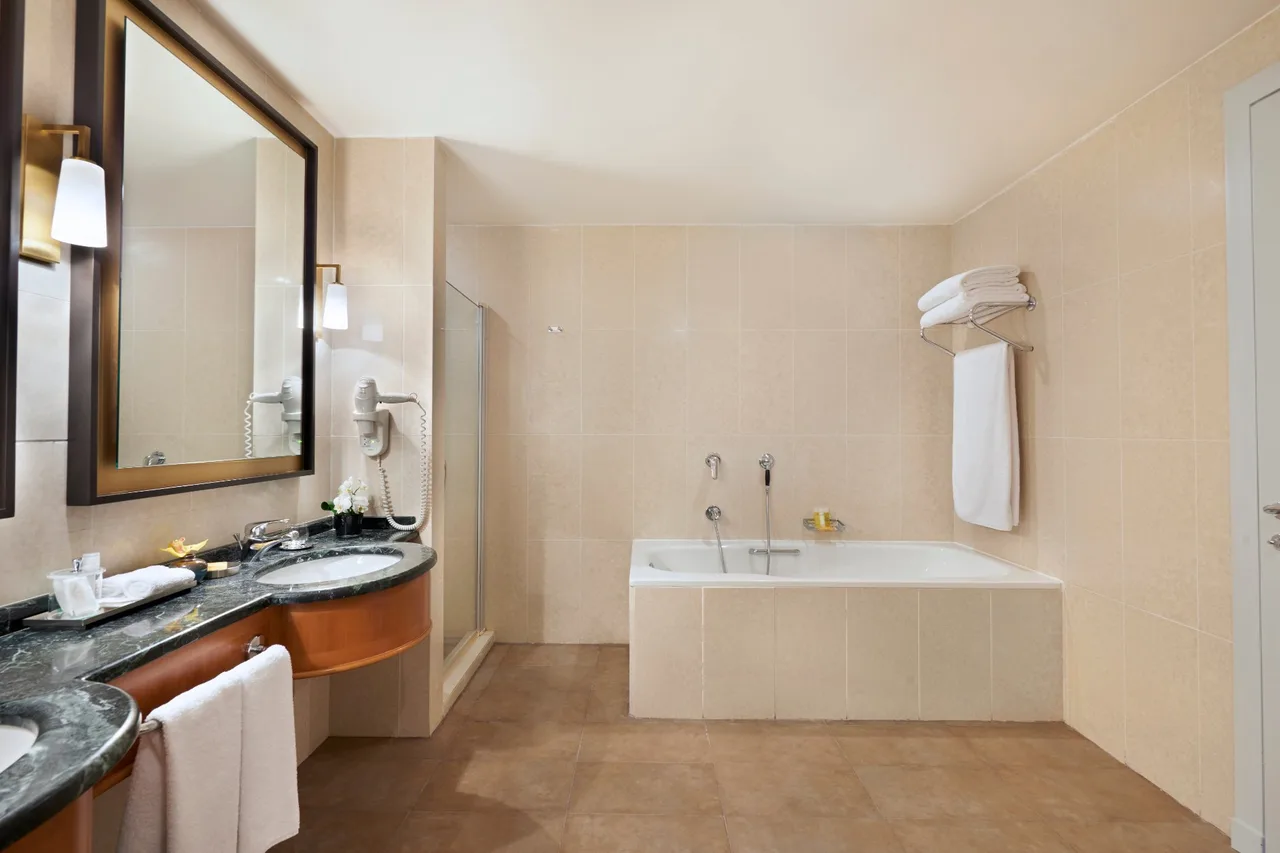 Hyatt Regency Baku — ภาพห้องพักและบรรยากาศ
