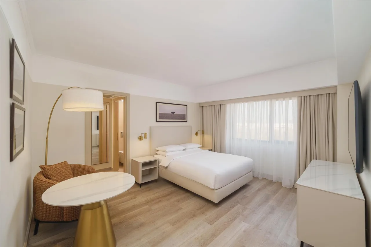 Hyatt Regency Bishkek — ภาพห้องพักและบรรยากาศ