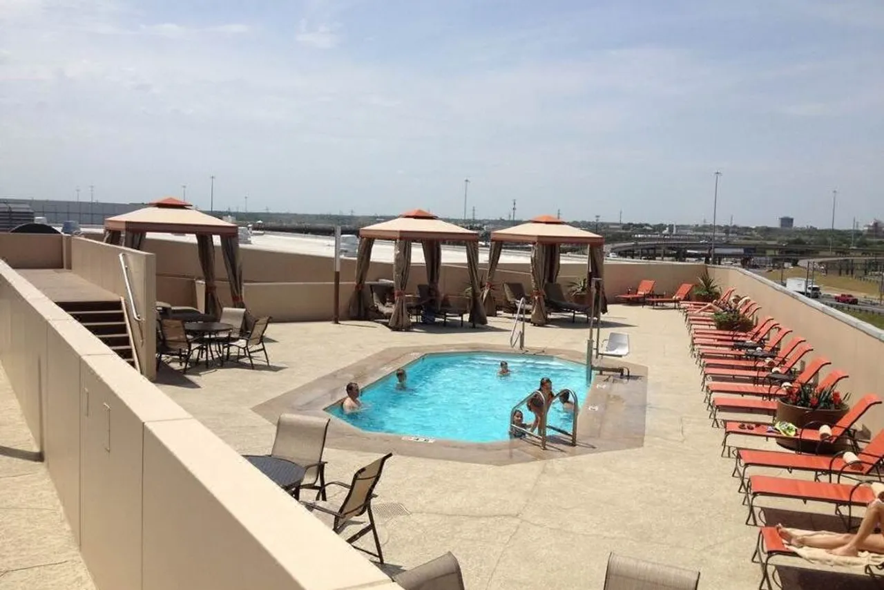 Hyatt Regency Dallas — ภาพห้องพักและบรรยากาศ