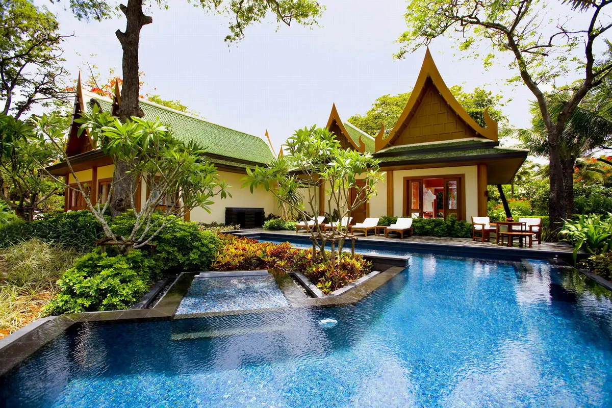 Hyatt Regency Hua Hin — rooms and atmosphere