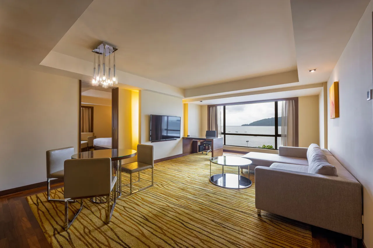 Hyatt Regency Kinabalu — rooms and atmosphere