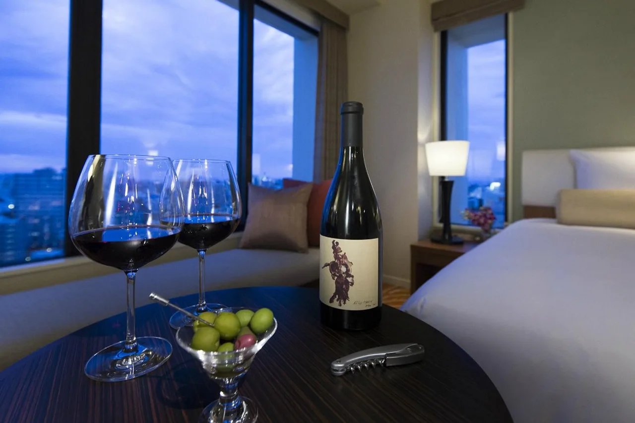 Hyatt Regency Naha, Okinawa — rooms and atmosphere