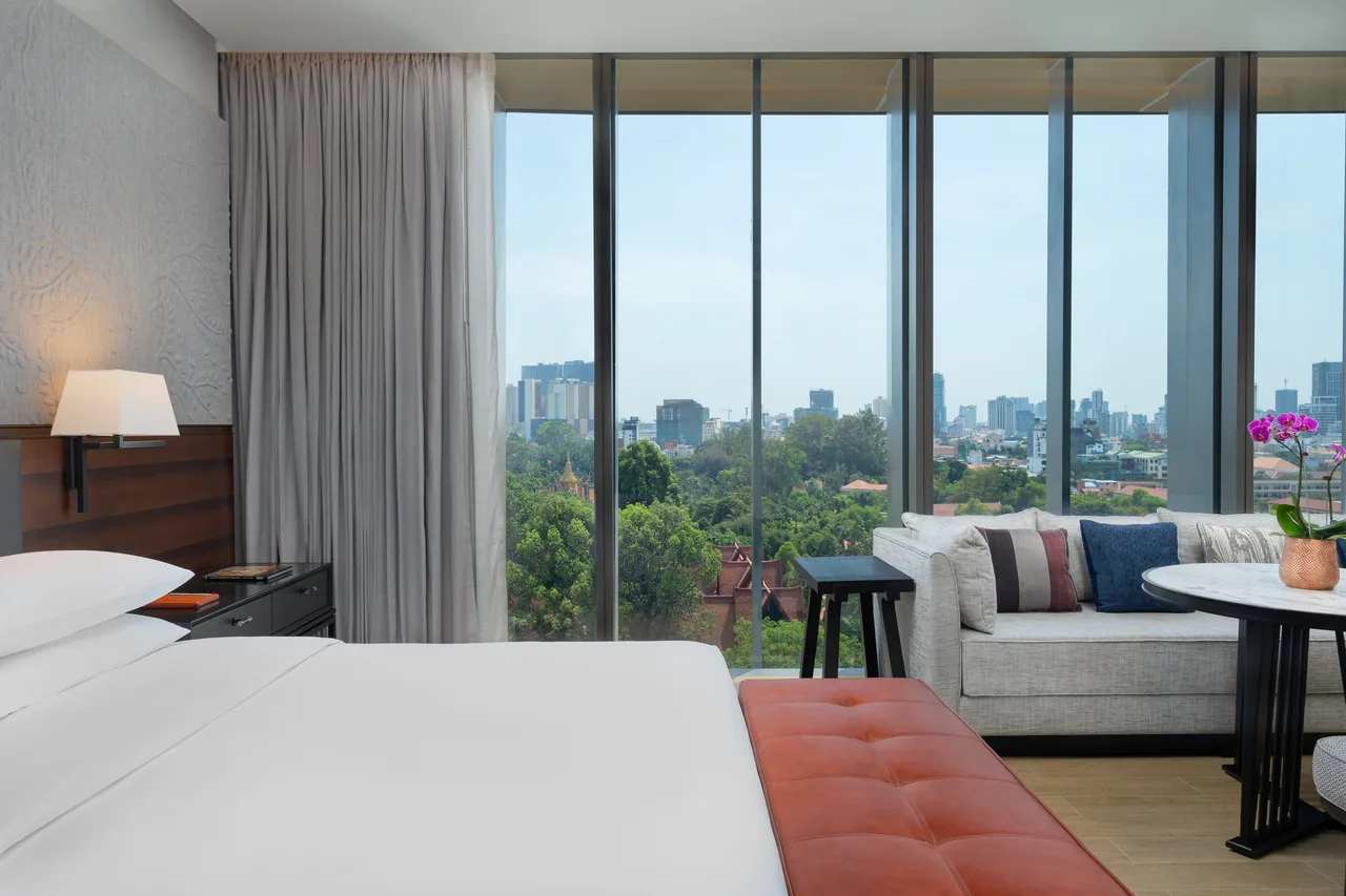 Hyatt Regency Phnom Penh — ภาพห้องพักและบรรยากาศ