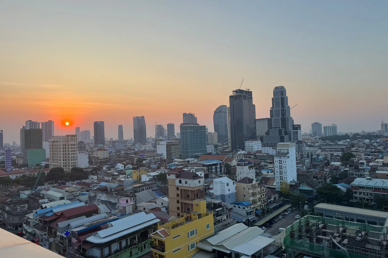 Hyatt Regency Phnom Penh — ภาพห้องพักและบรรยากาศ