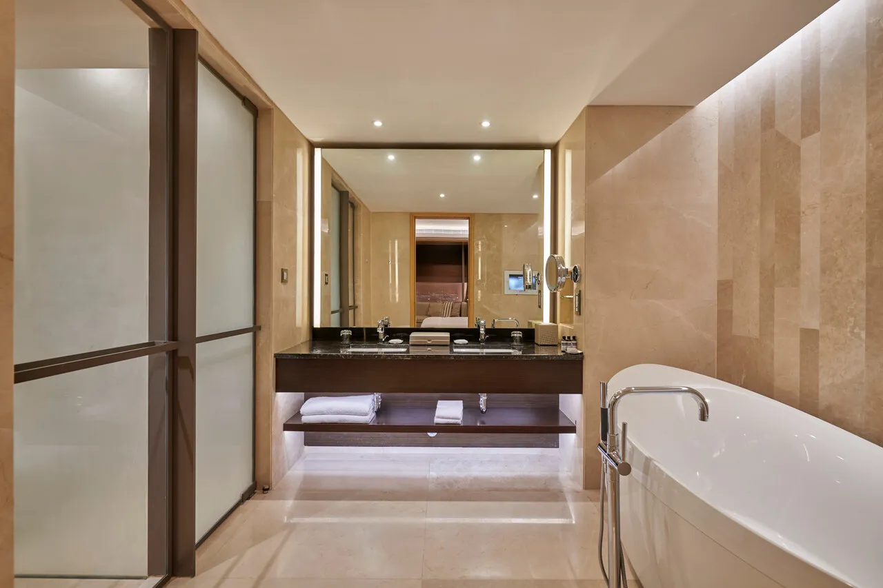 Hyatt Regency Riyadh Olaya — rooms and atmosphere