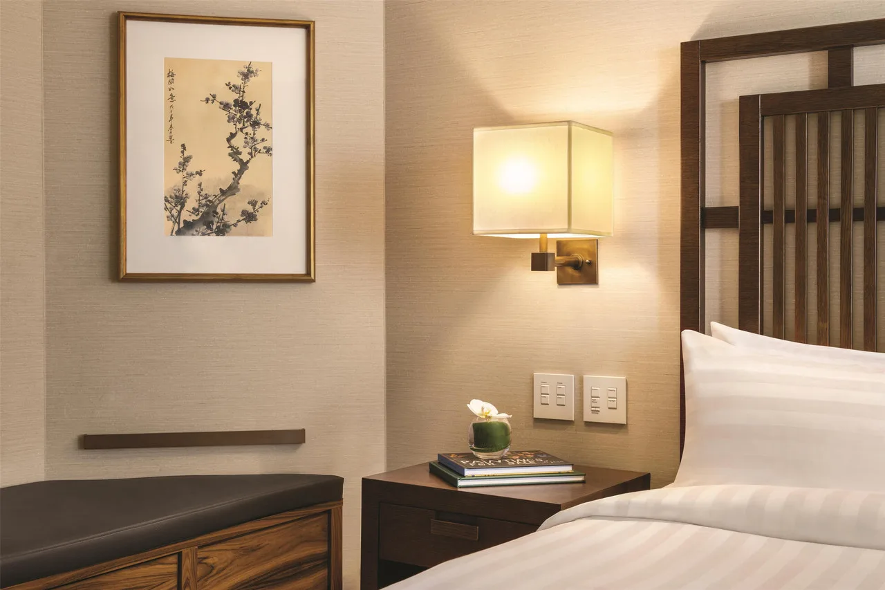 Hyatt Vancouver Downtown Alberni — rooms and atmosphere