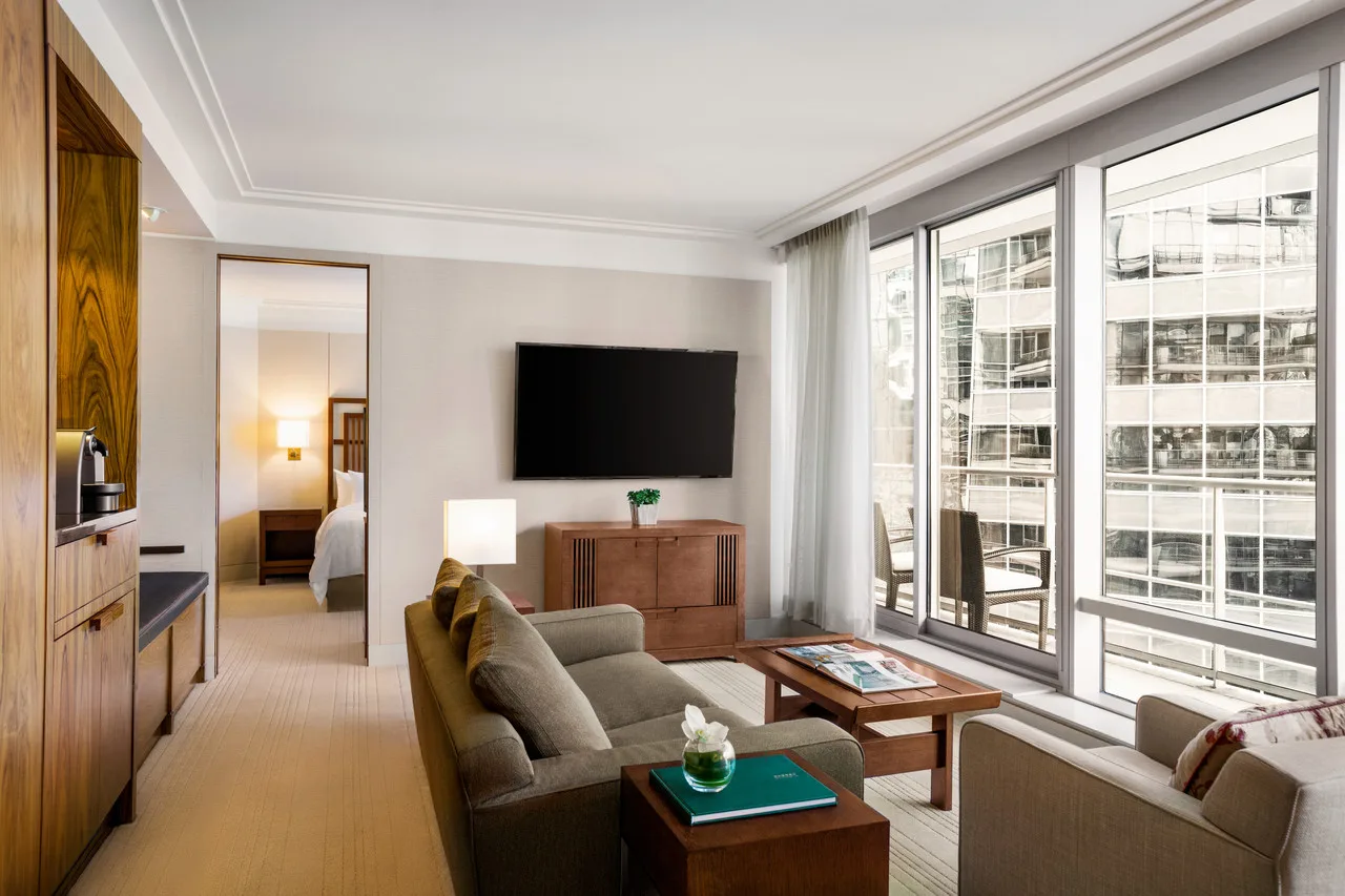 Hyatt Vancouver Downtown Alberni — rooms and atmosphere