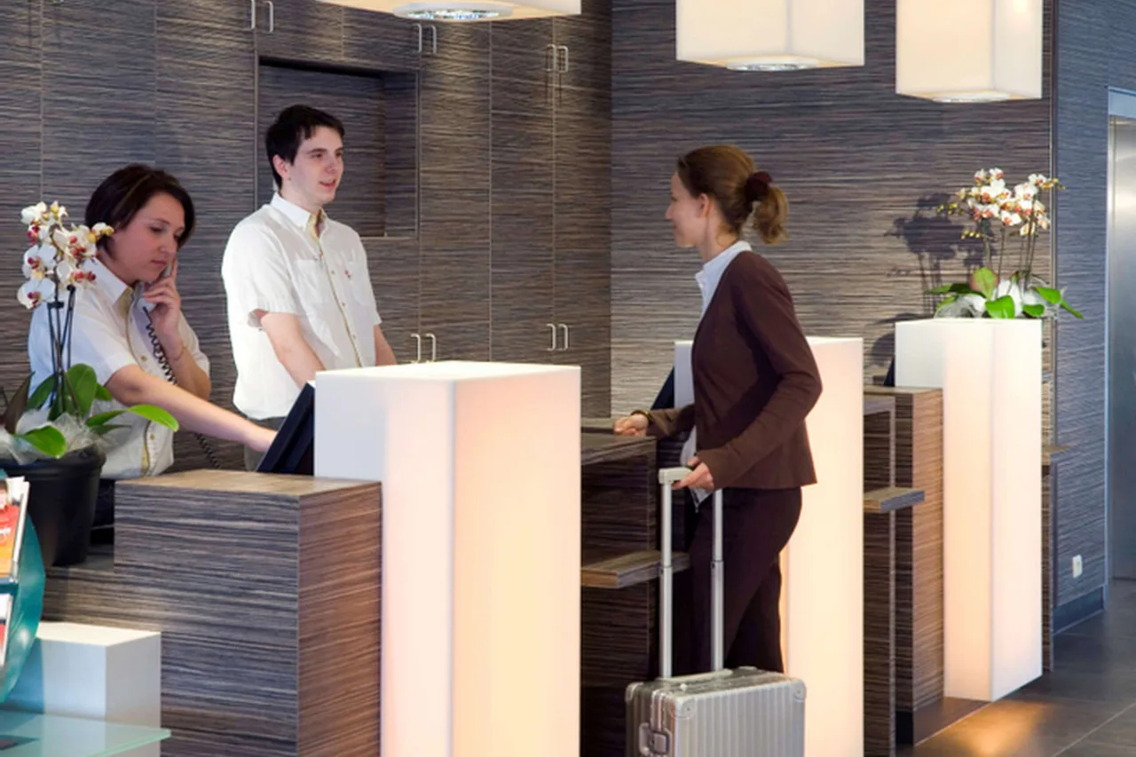 ibis Antwerpen Centrum — ภาพห้องพักและบรรยากาศ