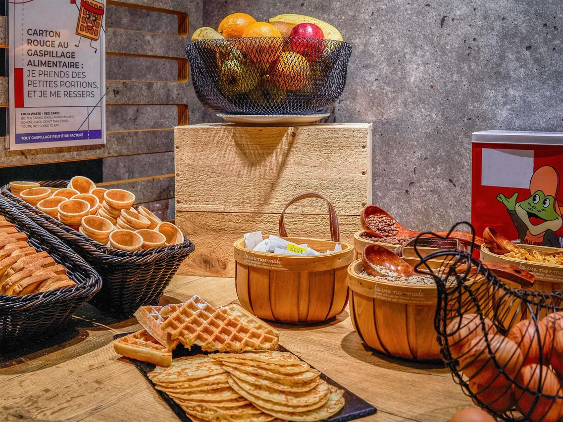 ibis budget Bordeaux Centre Gare Saint Jean — rooms and atmosphere