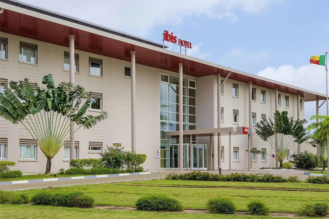 Ibis Cotonou — ภาพห้องพักและบรรยากาศ