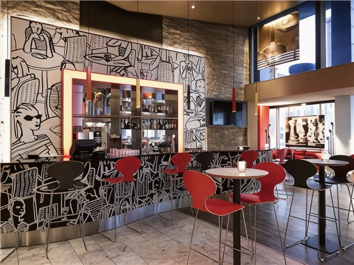 Ibis Den Haag City Centre — rooms and atmosphere