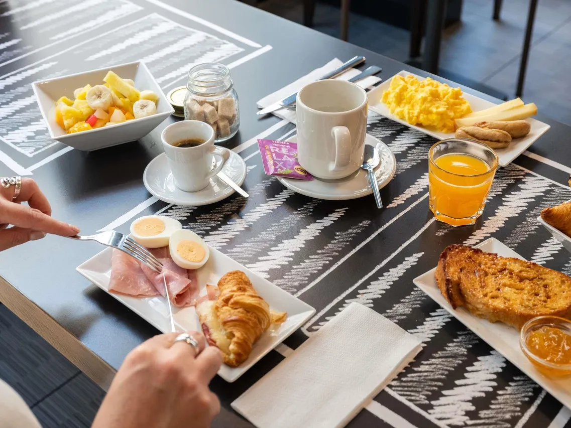 ibis Genève Centre Lac — rooms and atmosphere