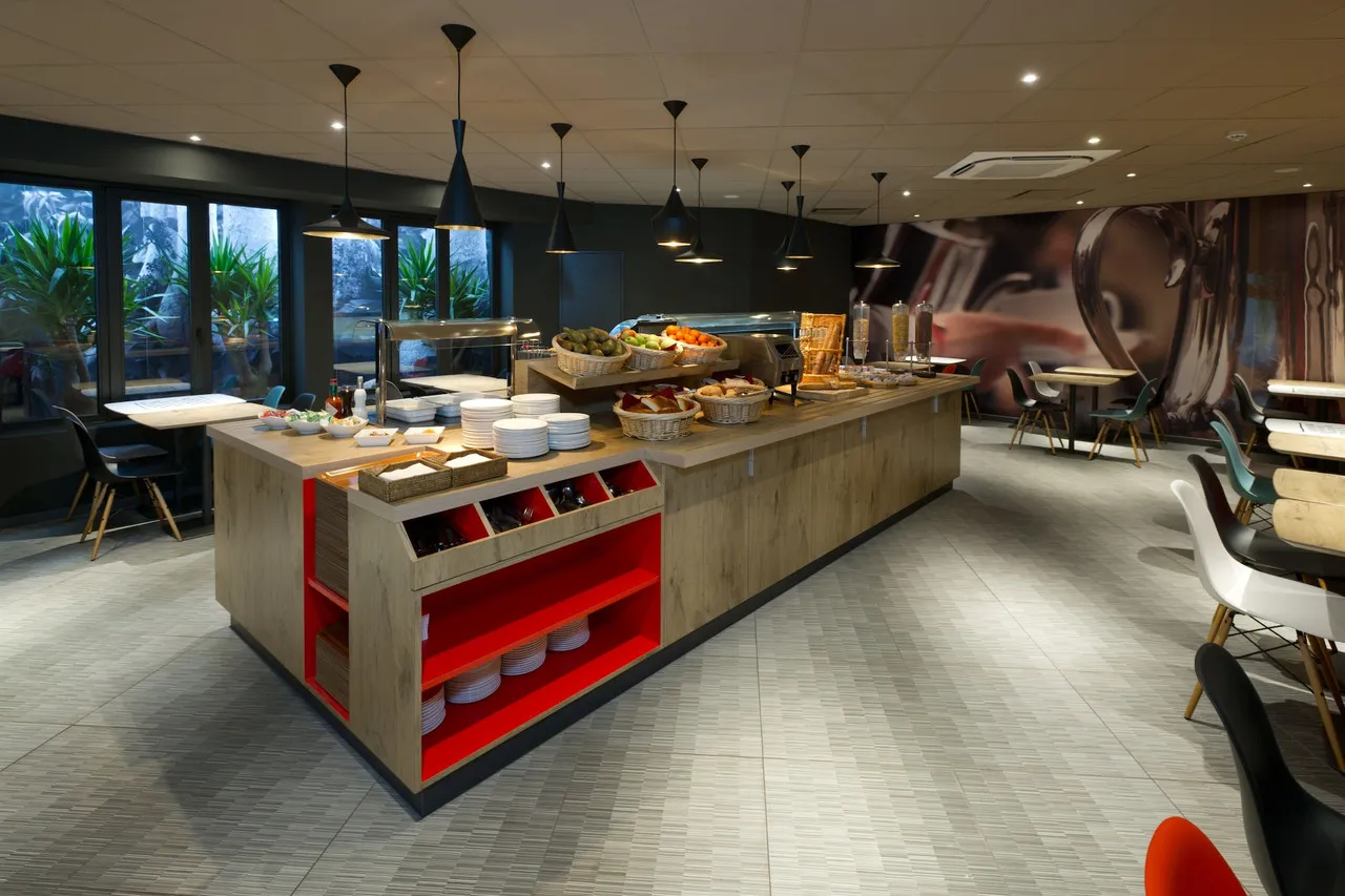 ibis Gent Centrum St-Baafs Kathedraal — rooms and atmosphere