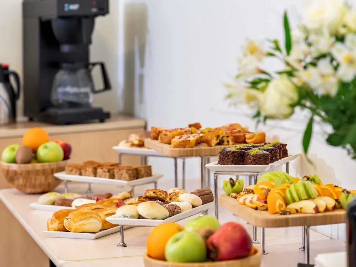 Ibis Izmir Alsancak — rooms and atmosphere