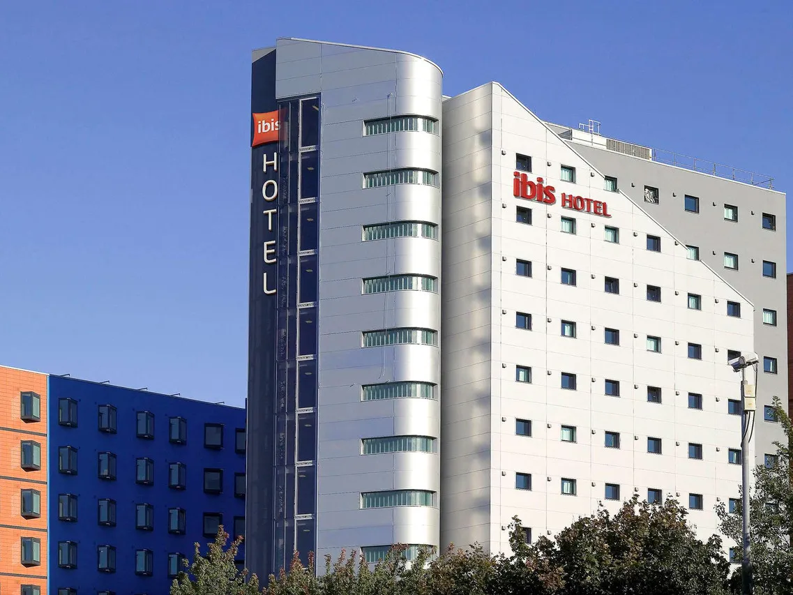 ibis Leeds Centre Marlborough Street — rooms and atmosphere