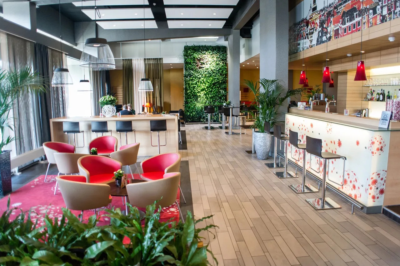 ibis Leiden Centre — rooms and atmosphere