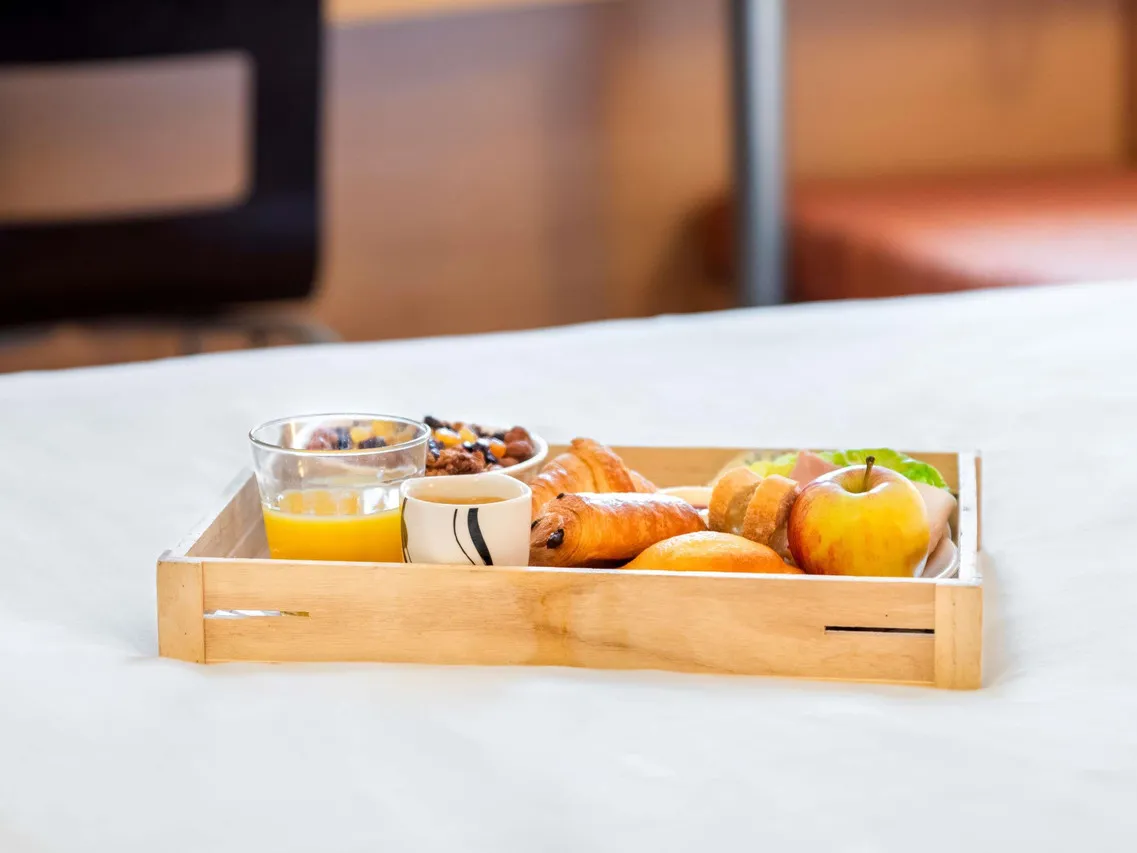 ibis Lyon Gare Part Dieu — rooms and atmosphere