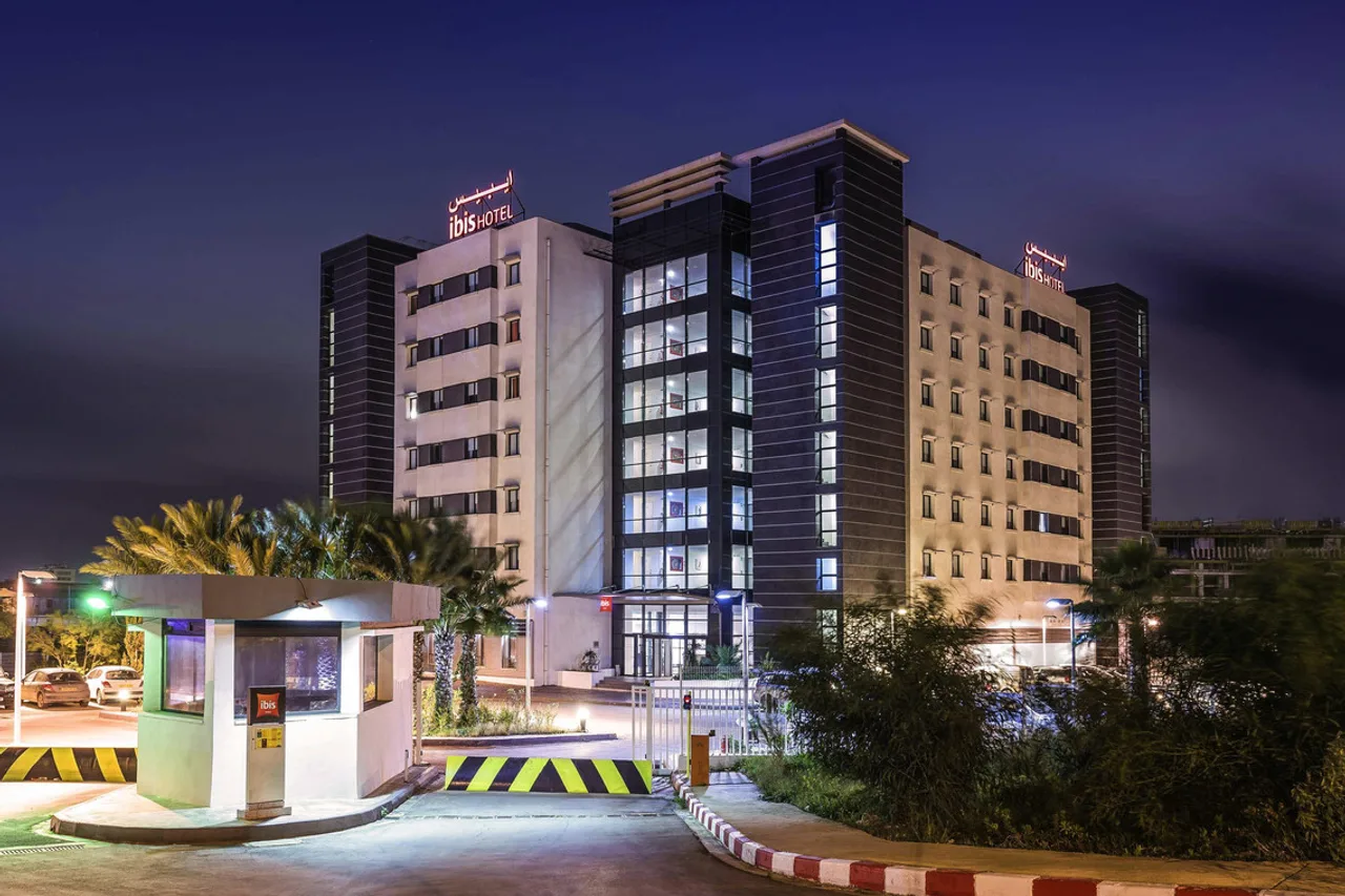 ibis Oran Les Falaises — ออราน