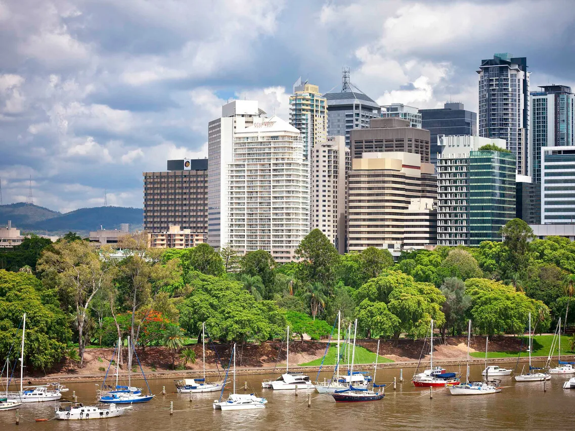 Ibis Styles Brisbane Elizabeth Street — rooms and atmosphere
