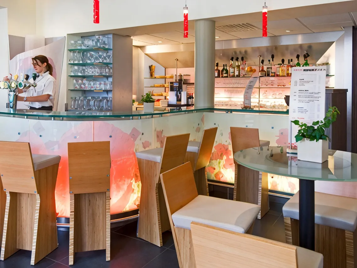 ibis Styles Brugge Centrum — rooms and atmosphere