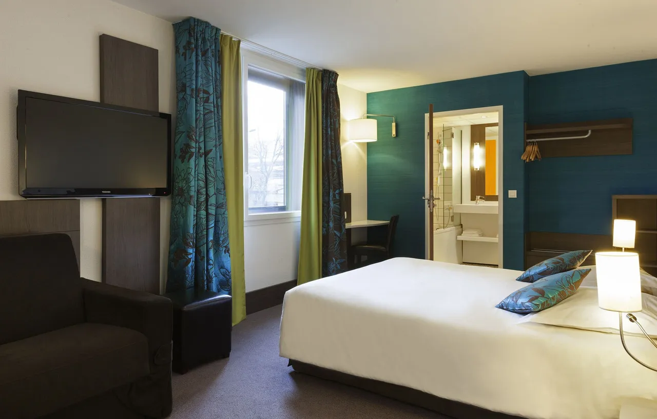 ibis Styles Lyon Centre – Gare Part Dieu — rooms and atmosphere