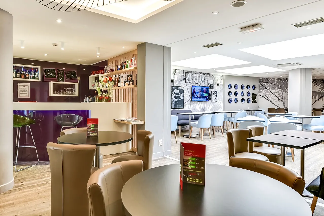 ibis Styles Nice Vieux Port — rooms and atmosphere
