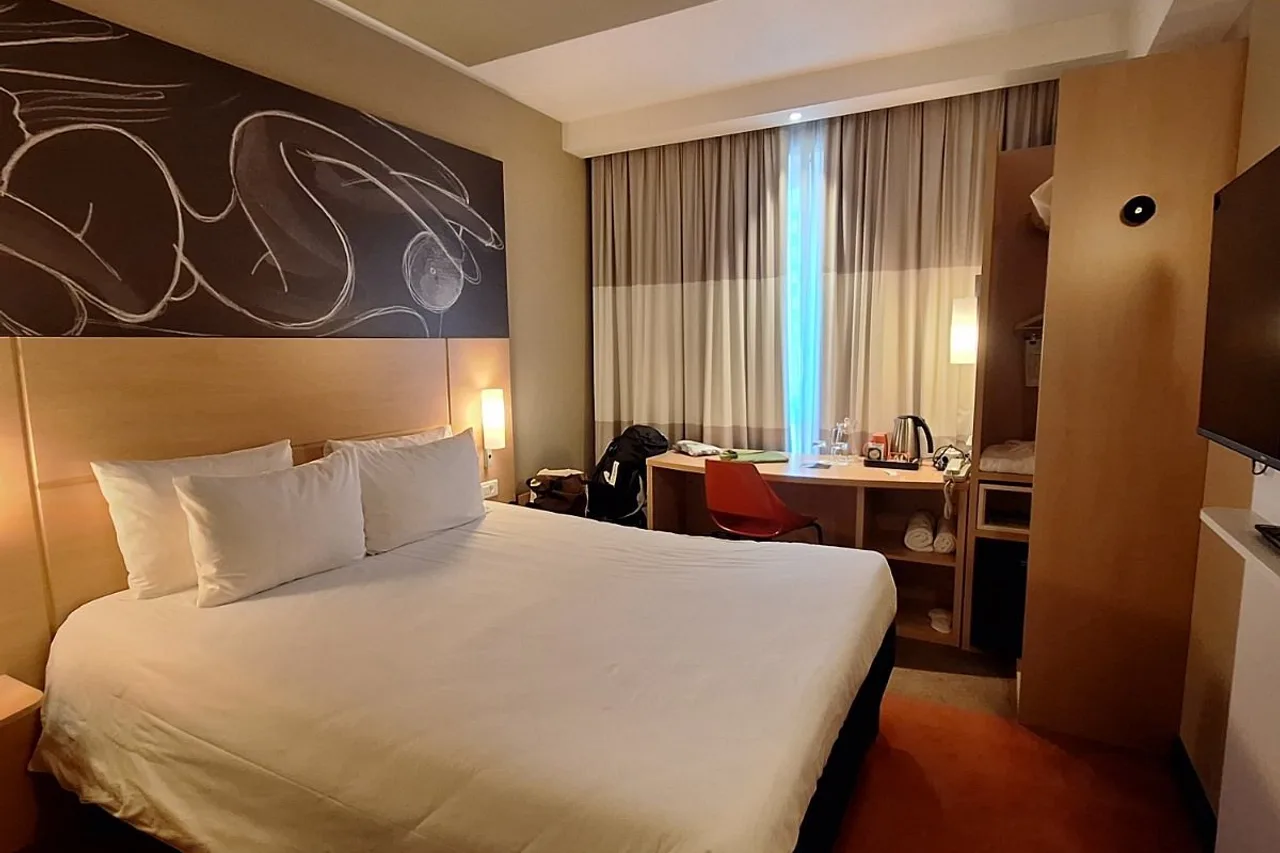 ibis Yerevan Center — ภาพห้องพักและบรรยากาศ